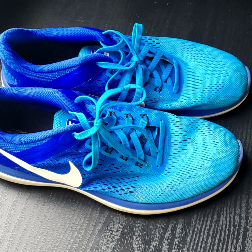 Nike Women's 9.5 running shoes